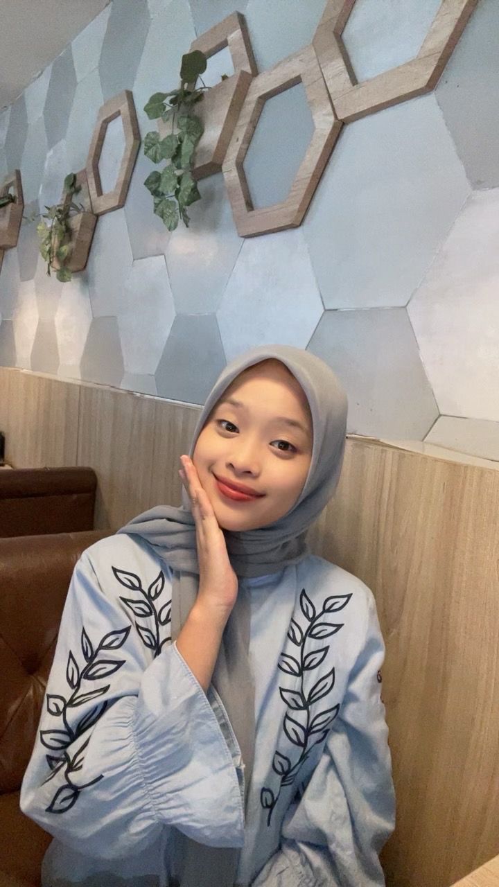 Foto Dinda Ratri Purwanti